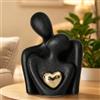 Qnbonrich Coppia di statuette in ceramica, moderna scultura decorativa astratta con coppia di abbracci, romantiche sculture con cuore dorato, decorazione per soggiorno, camera da letto, sala da pranzo