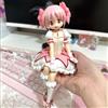 Bandai Set di Statuette Anime Puella Magi Madoka Magica - 2 Pezzi di Bambole Collezionabili in PVC con Due Pose, Graziose Statuette di Personaggi per Scrivania