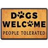 CLZ Welcome Mat Dogs Welcome People Tolerated Zerbini colorati divertenti citazioni di ingresso Top in tessuto con retro in gomma per porta d'ingresso Internoesterno Mat scherzo regalo