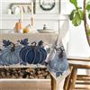 Artoid Mode Tovaglia Autunnale Zucche Foglie d'Acero Blu 140x110 cm | Stagionale Fall Biancheria da Tavola Antimacchia Decorativa per Cucina e Feste