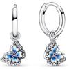 PANDORA Orecchini a cerchio Moments con farfalla in argento Sterling con zirconi cubici trasparenti, smalto blu sfumato e bianco