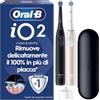 Oral-B iO2 Spazzolino Elettrico | x2 | 2 Testine | Confezione da 2 | Nero e Rosa | 2 Testine di Ricambio | Fino a 4 settimane di carica | Custodia da viaggio