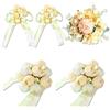 Pushiibee Set da 5 Pezzi con Fiori all'Occhiello, Bianco e Champagne con Bouquet da Polso, Rose da Polso e Boutonniere in Raso con Mazzo da Sposa per Matrimoni Balli e Cerimonie