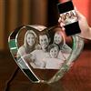 Inciso Cuore di Cristallo Personalizzato con Foto - Incisione 3D a Laser - Idea Regalo Personalizzabile con Fotografia e Scritta, per Famiglia, Anniversario Matrimonio, San Valentino - CuoreVXL 13x16x8 cm