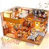 Cuteefun Casa Delle Bambole con Vetrina Protettiva Antipolvere e Musica | Casa in Miniatura per Adulti, Crea la tua Casa dei Sogni, Decorazione della Libreria, Regalo Creativa (Accogliente Casetta)