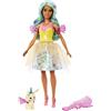 Barbie Un Tocco di Magia - Teresa, bambola con capelli fantasiosi e vestito da favola, look ispirato alla serie, pettine e cucciolo inclusi, giocattolo per bambini, 3+ anni, HLC36