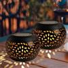 FENGLIUCHEN Lanterne da tavolo a energia solare per esterni, impermeabili, confezione da 2 lampade a LED in metallo nero, lanterna decorativa per interni, scrivania, camera da letto, patio, giardino, vialetto