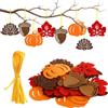 SSIMIDAPT Decorazioni Autunnali in Feltro da Appendere, 24pcs Foglie d'Acero in Feltro, Ornamenti Autunnali con Cordino, per Casa, Parete, Finestra, Camino e Scale, Halloween, Ringraziamento