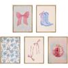 Tapufitil Set di Poster Preppy Blu E Rosa, 5 Pezzi di Adorabili Decorazioni Murali con Fiocchi Coquette, Stivali, Immagini Costiere Estetiche, Tendenza per Ragazze, Decor