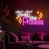Xusdamyj Trust The Process Neon Sign, Segni motivazionali, Estetica Camera da letto LED Light, Citazione positiva Neon Wall Decor