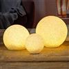 Spetebo Set di 3 sfere luminose LED bianco caldo - 8/12/15 cm - Sfera luminosa dall'aspetto perlato - Decorazione da tavolo - Natale e inverno - Funziona a batteria