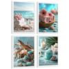 Nacnic Set Di 4 Poster Decorativi Da Parete Per Il Bagno, Design In Stile Spa Sulla Spiaggia Per Pareti, Lavabo, Doccia, Wc Con Conchiglie, Candele, Asciugamani E Sali Marini A3 Cornice Bianca