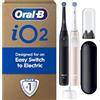 Oral-B Spazzolini elettrici iO2 Duo Night Black and Calm Pink, 2 testine per spazzolino da denti, 1 custodia da viaggio, 1 porta ricarica da viaggio, progettato da Braun