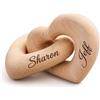 DBLXYAN Cuore in Legno Personalizzato con Nomi Incisi, Scultura Cuori Intrecciati Regalo Coppia Romantico per Anniversario, San Valentino, Nozze di Legno, Marito e Moglie, Decorazione Casa