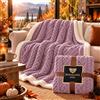 B O S A L O N I Plaid XXL 230x200 cm - Coperta super morbida e calda BOSALONI HOME, plaid elegante da divano e letto con lavorazione a rilievo - Autunno Inverno - Viola Pastello