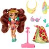 Barbie - Barbie Extra Minis Extra Fly, mini bambola viaggiatrice alta 14 cm con look a tema spiaggia, outfit dal motivo tropicale, tanti accessori inclusi, giocattolo per bambini, 3+ anni, HPB18