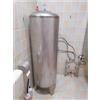Generic Serbatoio a pressione, serbatoio verticale a pressione dell'acqua in | Acciaio 304 resistente alla corrosione, design verticale, opzioni di diverse dimensioni per sistemi idrici
