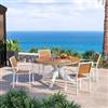 DEGHI Set pranzo tavolo rotondo 140 cm top effetto legno caramello e 4 sedie con braccioli in alluminio bianco - Carioca Wood