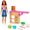 Barbie Noodle Bar Playset con Bambola Castana e Accessori di Cucina, Giocattolo per Bambini 3+ Anni, GHK44
