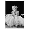 Posterlounge Marilyn Monroe in tutù Poster | 20 x 30 cm di Celebrity Collection Nero e Bianco Quadri Decorazione per pareti