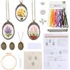 SUNNYCLUE Fai Da Te 3 set di Kit per Collana Da Ricamo Ciondolo Da Ricamo con Istruzioni su Carta Tela Da Ricamo Filo Ago Punto Croce Telaio Fiore Mini Kit per Punto Croce per Principianti Artigianato
