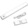 TANIASHOP Barra Luce LED per Armadio 6500K con Sensore Movimento Ricaricabile USB-C Luce Sottopensile Fissaggio Magnetico e Adesivo Lampada per Cucina, Guardaroba, Scale, Soggiorno (6500K, 60cm, 3, Watt)