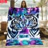 NONE 1 coperta leggera con motivo a tigre, ideale per l'arredamento della casa, ma anche per i viaggi, il campeggio, i soggiorni, gli uffici, i divani, le poltrone e i letti. Questa coperta, realizzata in