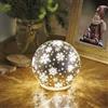 EMOS Decorazione da tavolo a LED a forma di sfera con motivo fiocchi di neve, bianco caldo, proiettore interno con 10 LED, diametro 12 cm, funzionamento a batteria (3 x AAA), durata 10000 ore, IP20