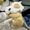 TAKARA TOMY Peluche Maschera Dinosauro Cubone Anime Dormiente da 32 cm, Cuscino Morbido Decorativo per la Stanza, Cuscino per Seduta, Simpatico Compagno di Comfort