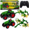 LEAN TOYS Trattore agricolo telecomandato con rastrello per fieno e luci RC in scala 1:24