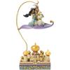 Figura decorativa raffigurante una scena sul tappeto magico DISNEY-TRADITIONS AL