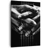 ARTTOR Moderno Quadro su Tela 50x70 cm Verticale Bianco e Nero Persone - 4960 | Chitarra Musicista Musica Quadro Decorativo Piccolo Soggiorno Camera da Letto Decorazione da Parete Arte da Parete ARTTOR