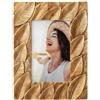 L'Oca Nera Portafoto piccolo in resina dorata a foglie 16,5 × 21,5 cm
