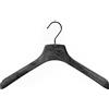 Mainetti Appendini per Capispalla, Cappotti, Giacche, Abiti Pesanti Uomo Donna, Grucce in Plastica, Robuste, con Effetto Venature Legno, Made in Italy, Set di 10 Pezzi (Nero con gancio Nero, 43 cm)