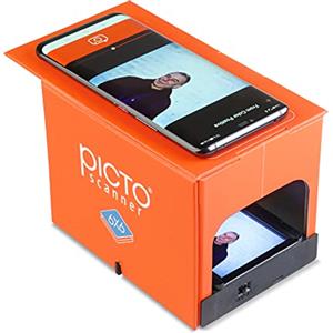 PictoScanner 6x6 - è uno scanner per negativi 6x6. Scansiona e salva i tuoi negativi o le diapositive 6x6 con il tuo smartphone. Scanner pieghevole realizzato in resistente cartone ecologico