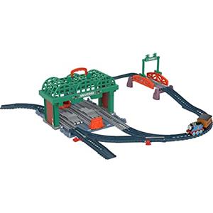 Thomas & Friends, Il Trenino Thomas, Stazione di Knapford pista con Playset 2 in 1 e Valigetta, Giocattolo per Bambini 3+ Anni, HGX63
